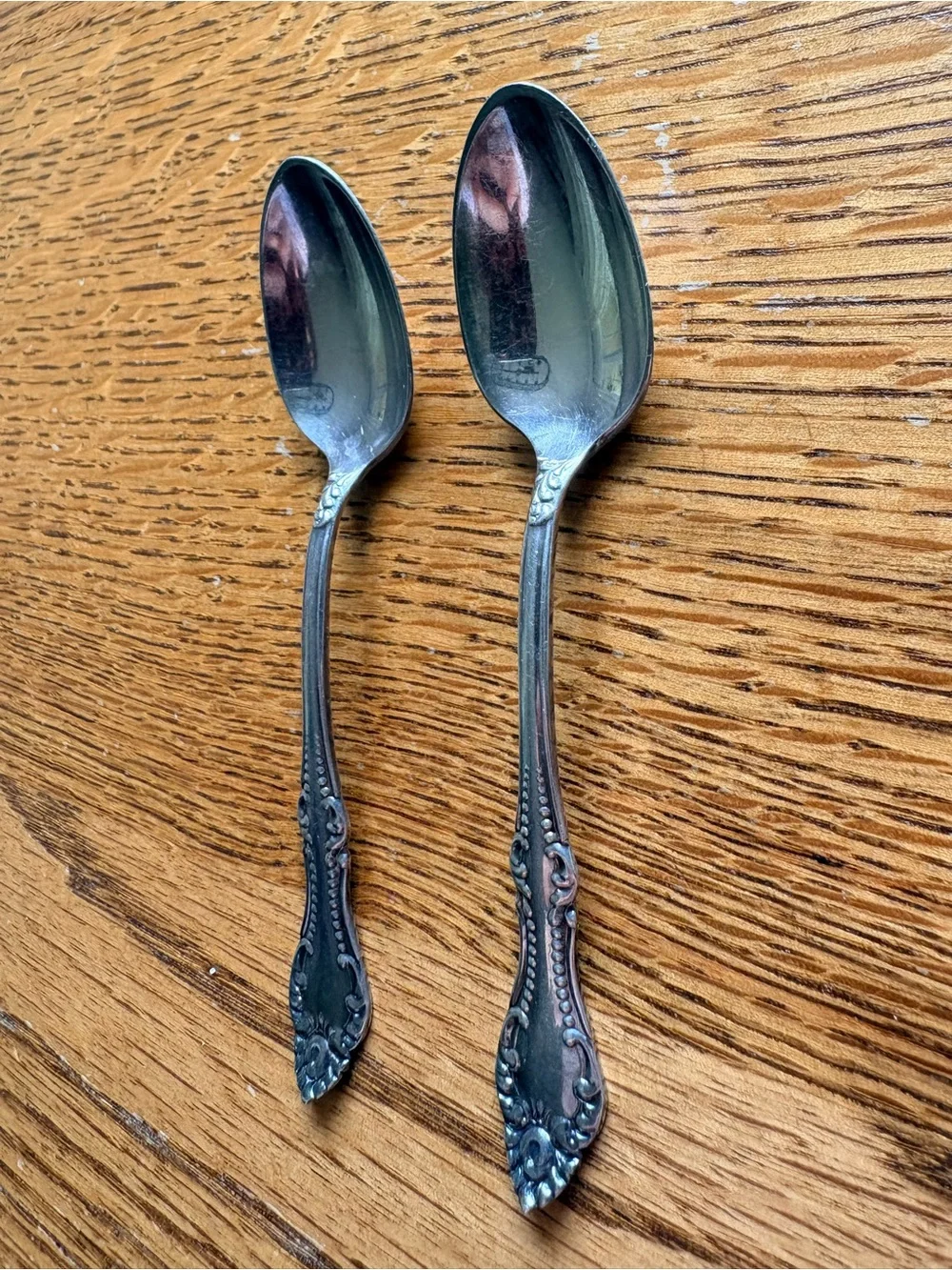 WM. A. Rogers A1 Vintage 1960’s? Stainless Decorative 4.5” Spoons - Set of 2